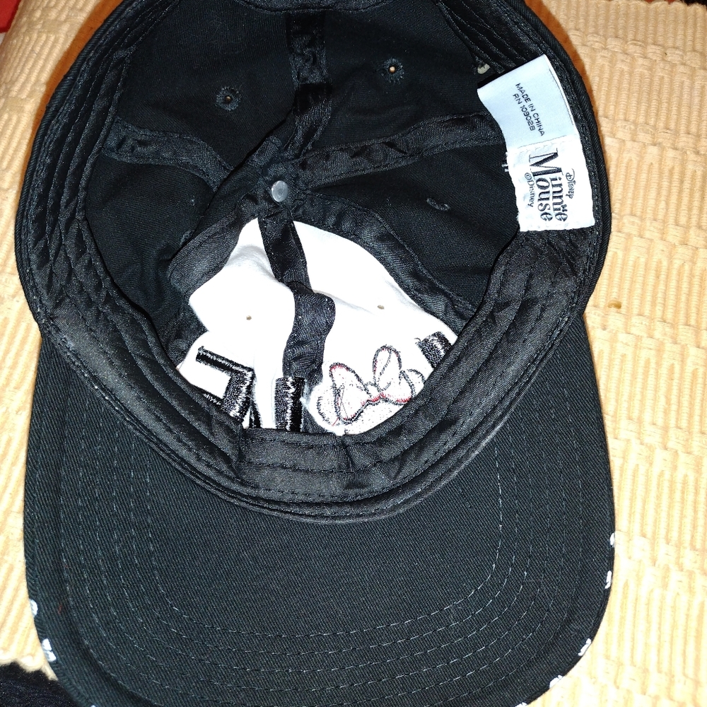 Minnie mouse hat - Picture 2 of 3